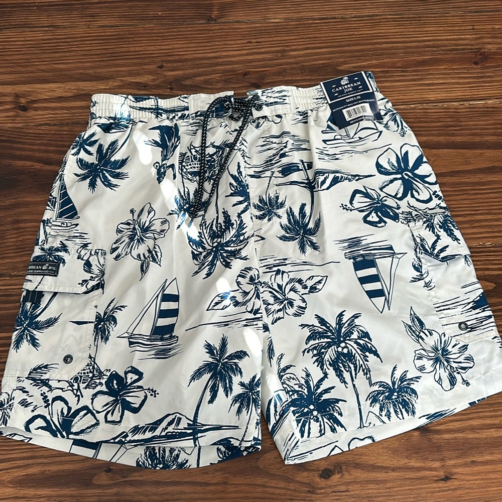Size L Caribbean Joe Men’s swim trunks-Blue/White Tropical Hawaiian Print